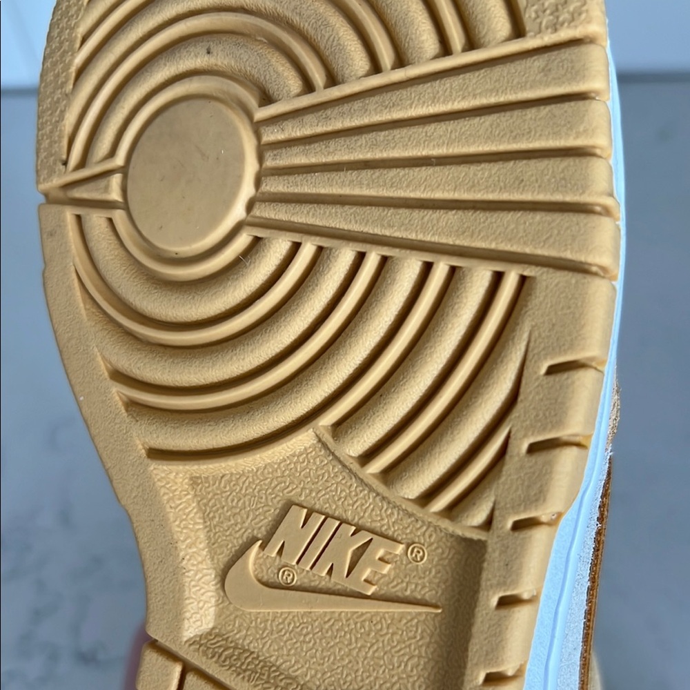 Very Good - Women's Nike Dunk Low LX Sneaker - White / Yellow - Gold - Size W7 - Picture 15 of 16